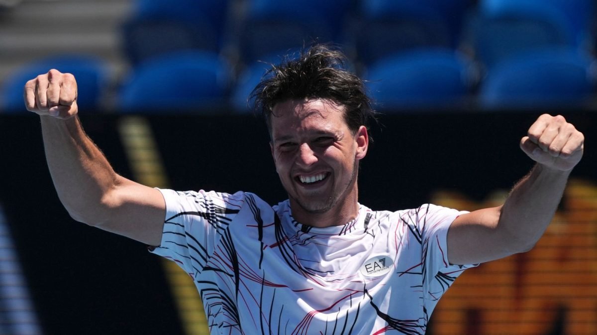 लुसियानो डार्डेरी कोण आहे? Jannik Siner चा सामना करण्यासाठी सरप्राईज पॅकेज तयार आहे | टेनिस बातम्या