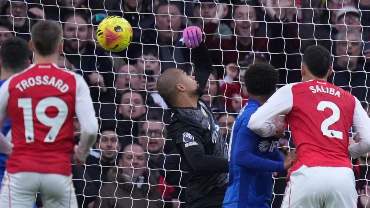 गॅरी नेव्हिलने आर्सेनल विरुद्ध ‘वाईट दिवस’ साठी चेल्सी स्टारची निंदा केली: ‘तो सर्वत्र आहे’ | फुटबॉल बातम्या