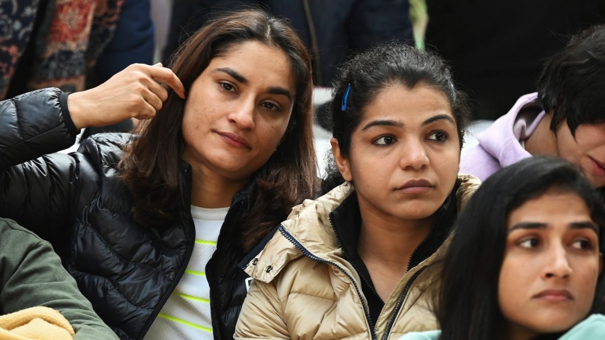 स्फोटक WFI भांडणात साक्षी मलिकने विघ्नेश फोगटला पाठिंबा दिला: ‘तिला स्पर्धा करू द्या’ | इतर क्रीडा बातम्या