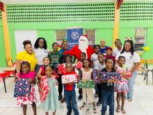 Kiwanis Nature Island Club 32 तरुणांसह वार्षिक पार्टी आयोजित करते