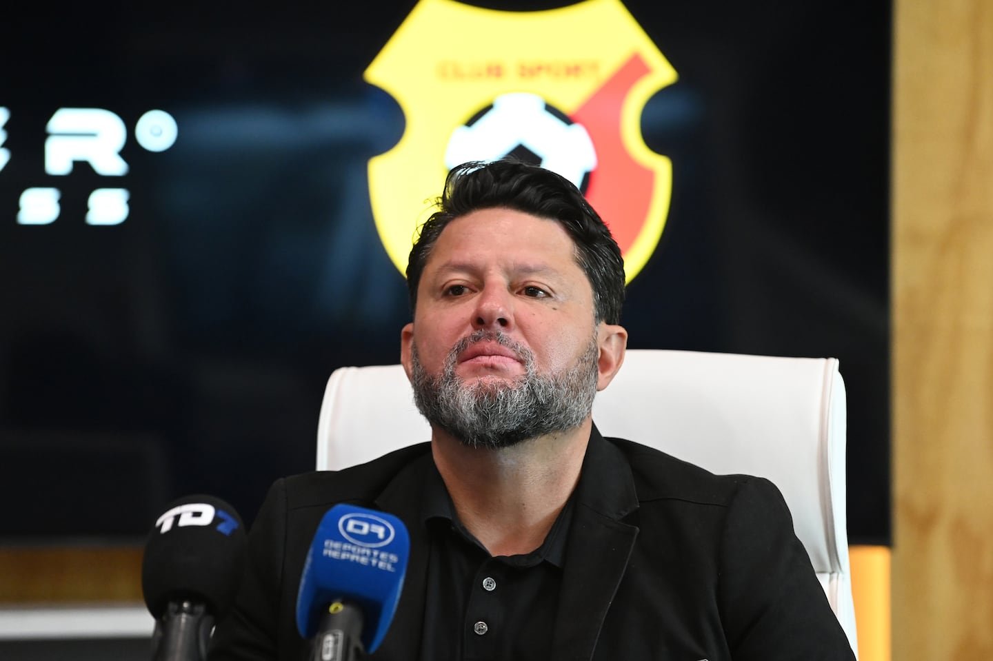 जाफेट सोटो निवडणुकीबद्दल बोलतात की तो एक मोठा प्रभावशाली आहे: “आम्ही कोणाला मतदान करणार आहोत हे आम्ही आधीच परिभाषित केले आहे.”