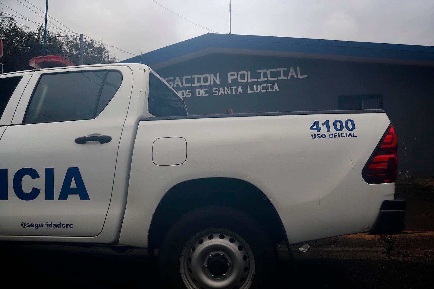 कार्टागो येथे झालेल्या हिंसक हल्ल्यात मानेवर गोळी लागल्याने एकाचा मृत्यू झाला