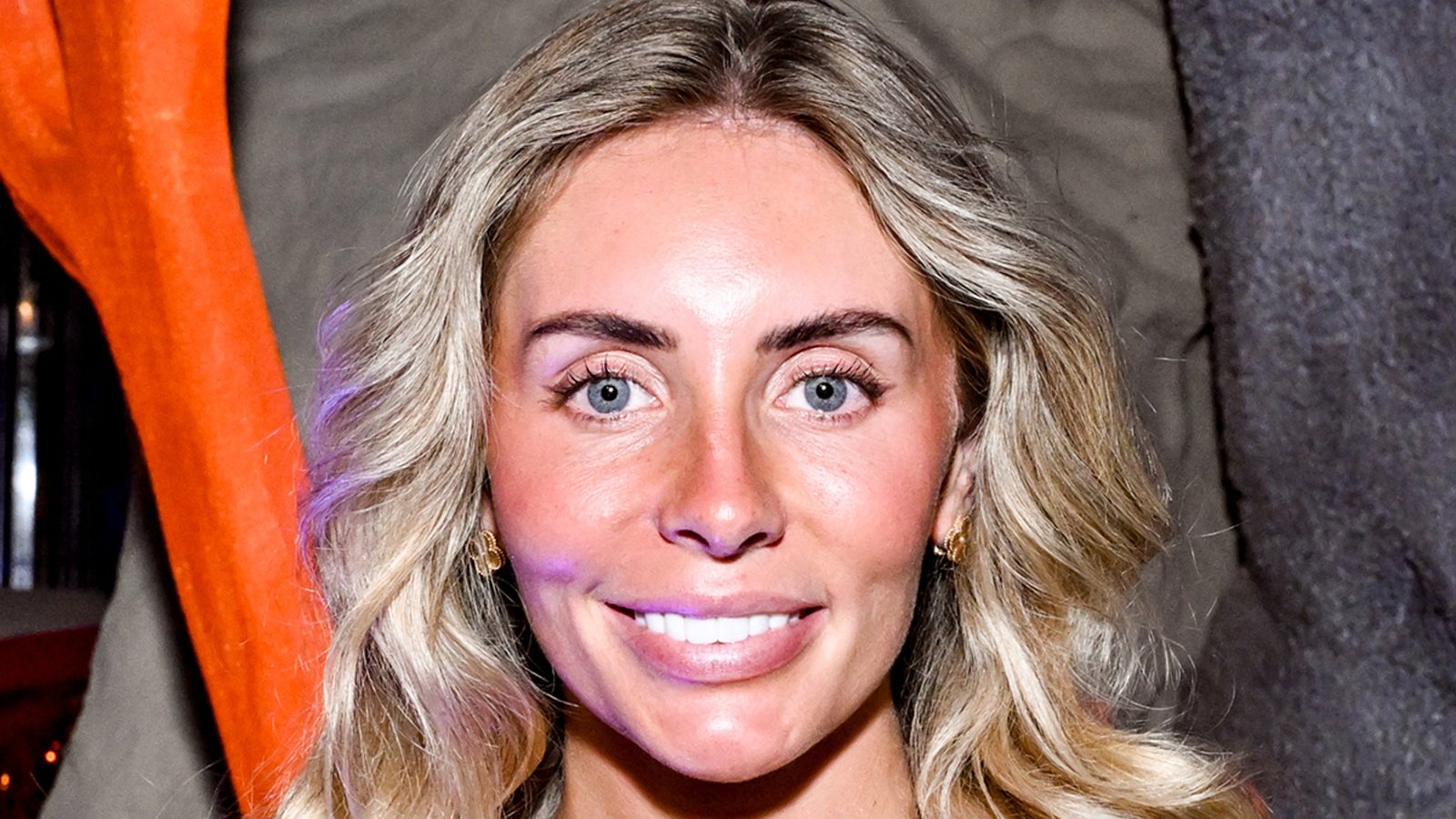 बोनी ब्लूने 400 पुरुषांसोबत असुरक्षित सेक्स केल्यानंतर ती गर्भवती असल्याचे सांगितले