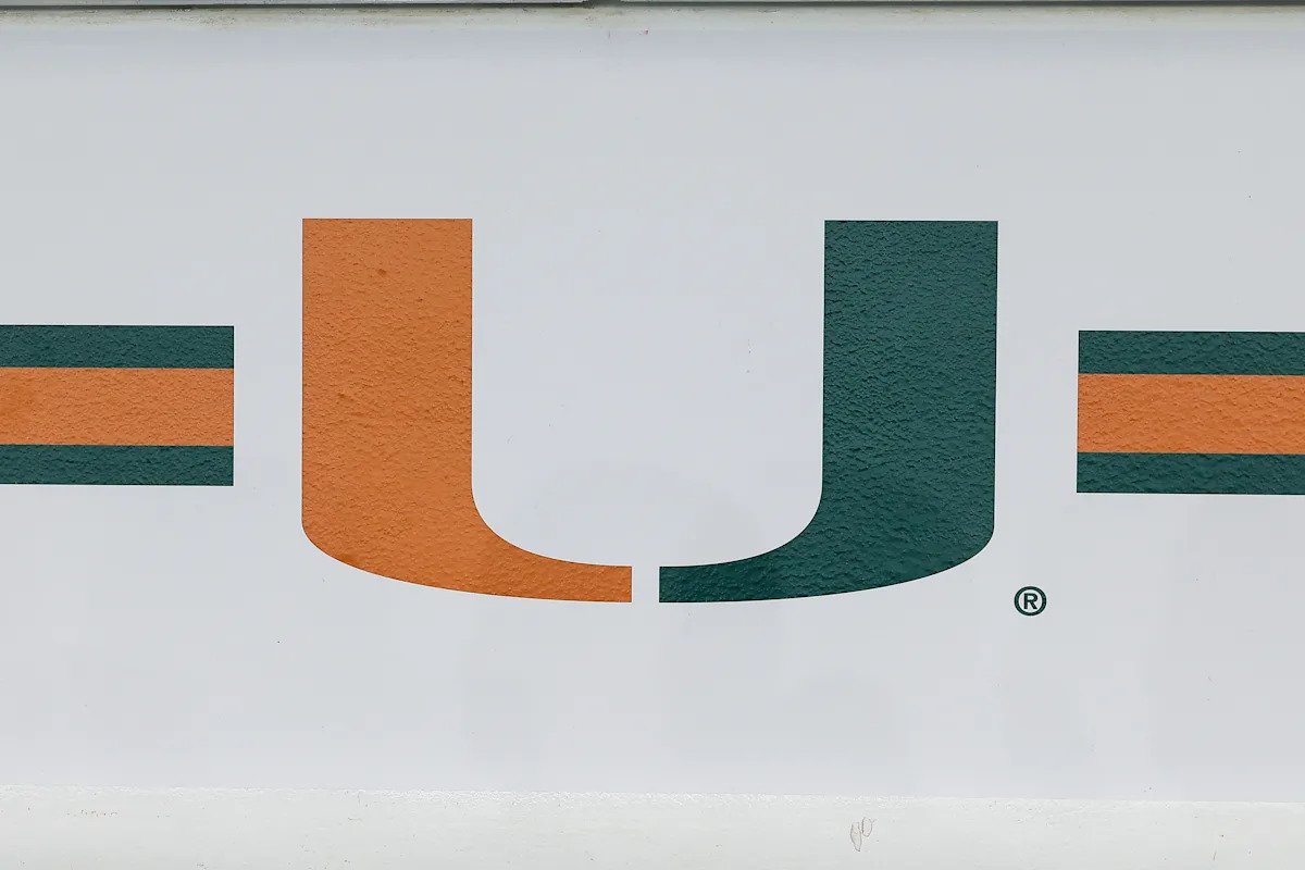 माजी मियामी खेळाडू रशॉन जोन्सला संघ सहकारी ब्रायन पाटा यांच्या हत्येप्रकरणी खटल्याचा सामना करावा लागतो