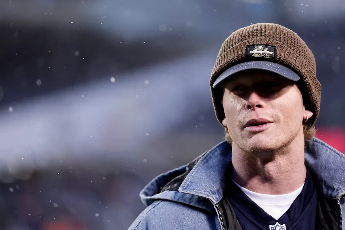 शावक स्टार पीट क्रो-आर्मस्ट्राँगने त्याच्या मूळ गावी डॉजर्स चाहत्यांचा यादृच्छिक शॉट घेतला: शावकांचे चाहते ***’