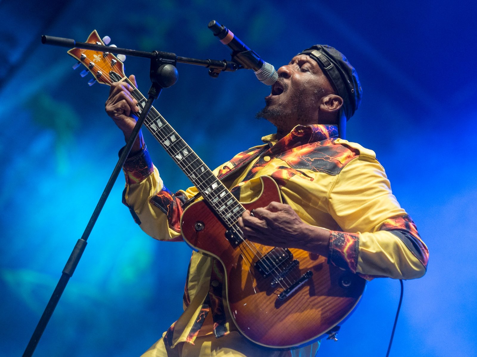 जमैकन रेगे संगीताचे प्रणेते जिमी क्लिफ यांचे ८१ व्या वर्षी निधन संगीत बातम्या