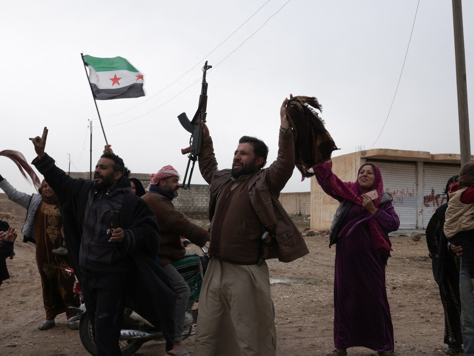 SDF सीरिया युद्ध बातम्यांसह युद्धविराम करारांतर्गत सीरियन सैन्याने हसकाह येथे तैनात केले