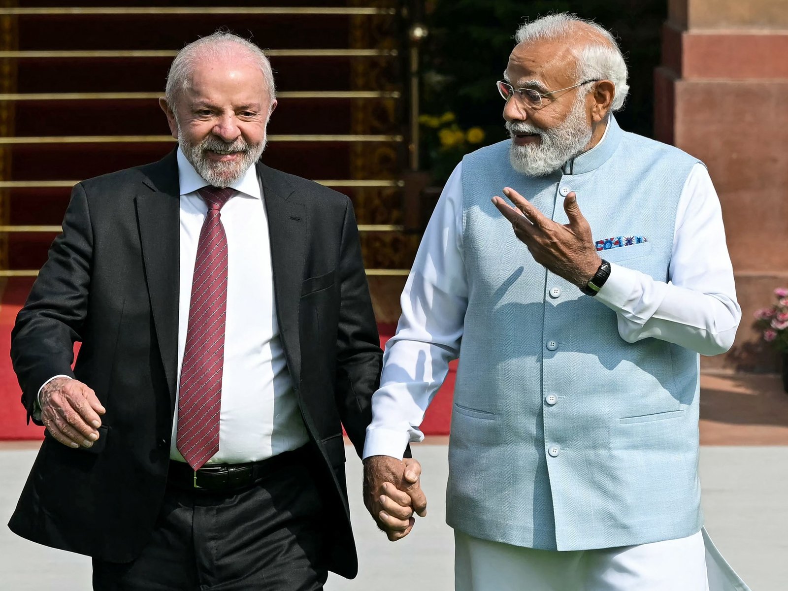 चीनच्या राजकीय बातम्यांवरील आपले अवलंबित्व कमी करण्यासाठी भारताने ब्राझीलसोबत महत्त्वाचे खनिज करार केले आहेत