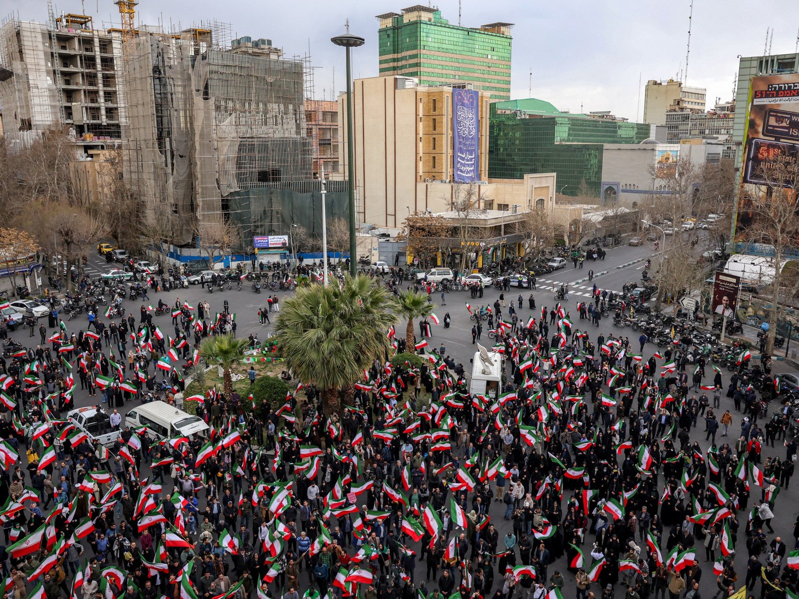 इराणच्या परराष्ट्र मंत्रालयाने प्रत्युत्तराच्या हल्ल्याचा बचाव केला आहे आणि अमेरिकेने या बातमीचा विश्वासघात केल्याचा निषेध केला आहे