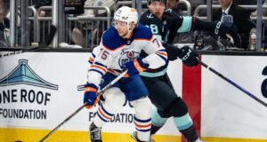 जेव्हा कपानेन शार्कच्या विरोधात उतरतो तेव्हा ऑइलर्सना एएचएलचा डी रेगुला आठवतो