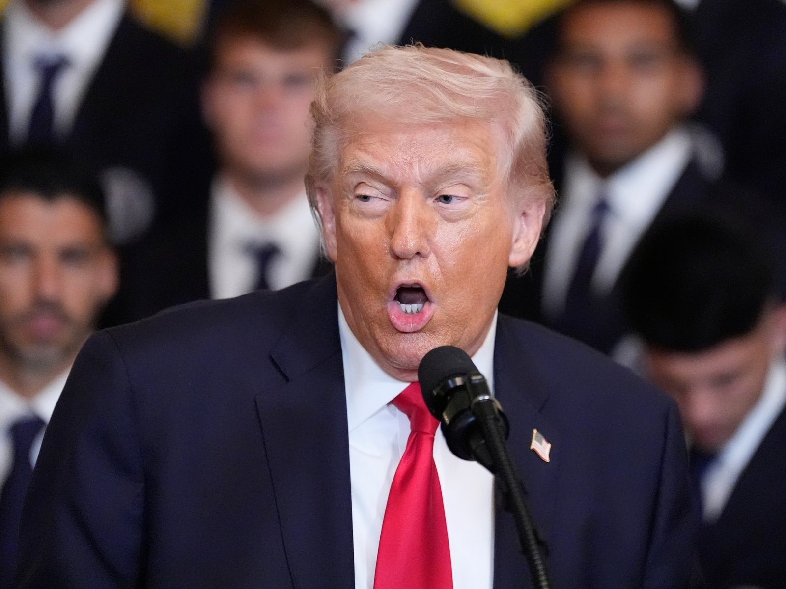 यू.एस. सीमाशुल्क सेवा म्हणते की ते अद्याप सीमाशुल्क शुल्क भरण्यास अक्षम आहे न्यायालयाच्या बातम्या