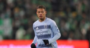 मेजर लीग सॉकरचा हंगाम सुरू असताना, कॅनडाच्या प्रभावी विश्वचषक रोस्टरवर नवीन वादविवाद सुरू झाला आहे.