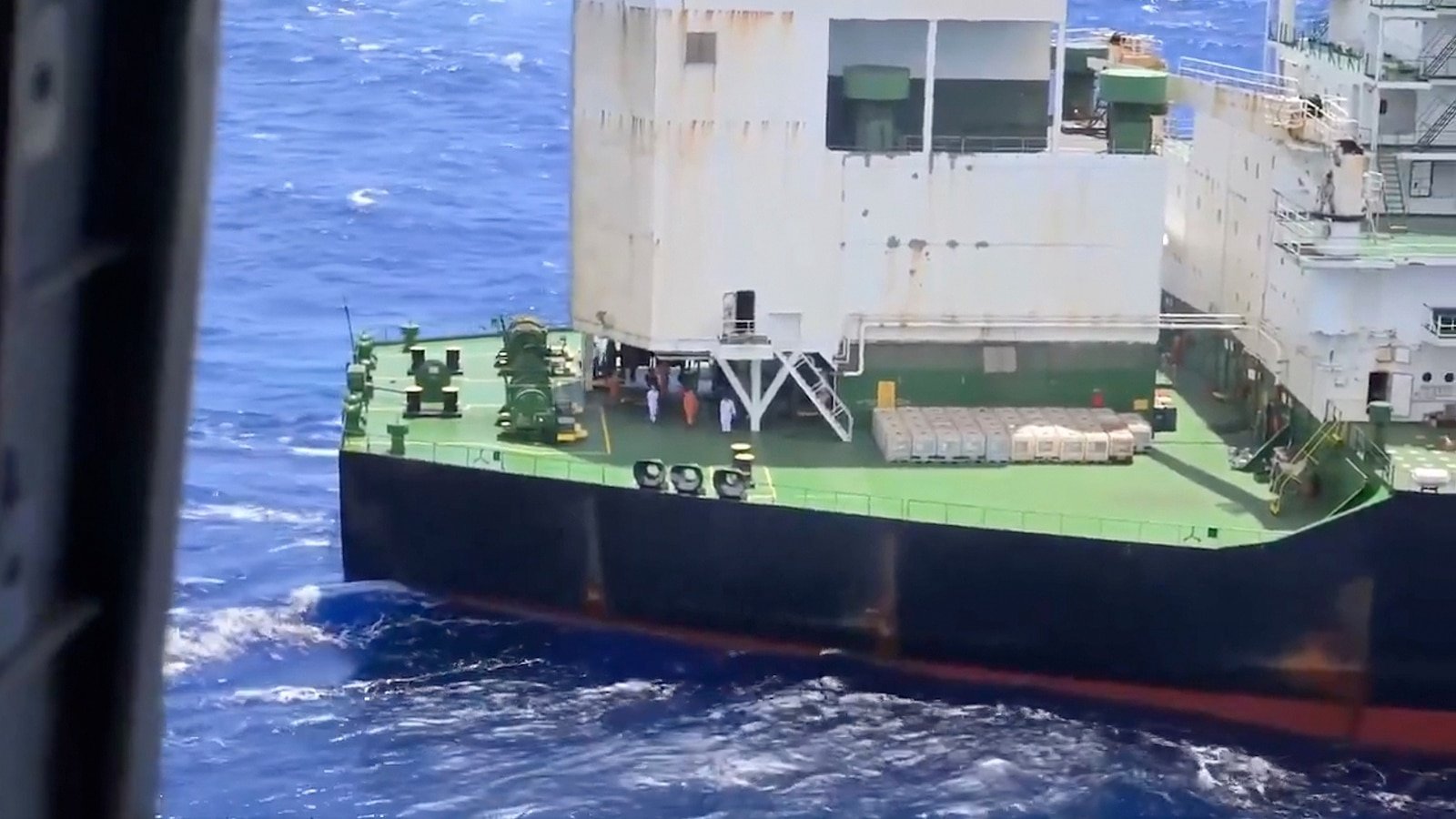 व्हेनेझुएलाशी जोडलेले हिंद महासागरातील तिसरे जहाज अमेरिकन लष्कराने ताब्यात घेतले आहे