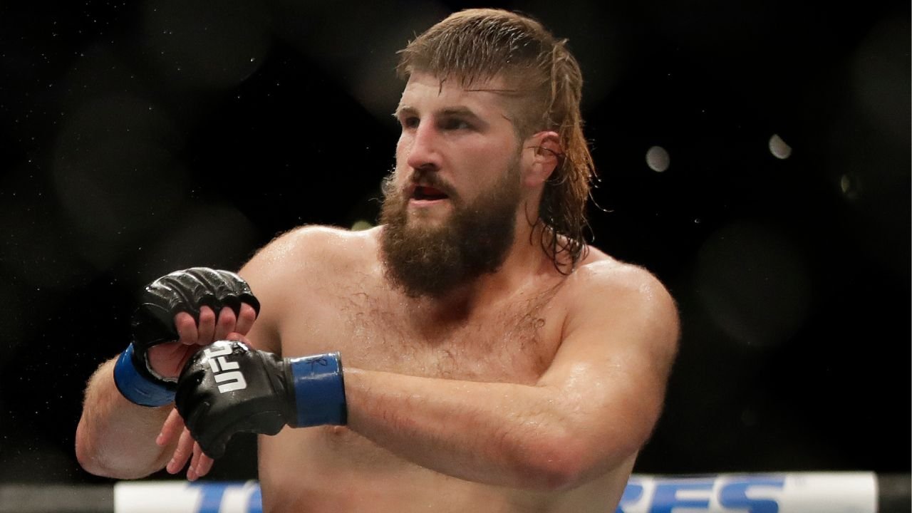 कॅनेडियन टॅनर बोसर एप्रिलमध्ये यूएफसी विनिपेग येथे गोखन सारिकमशी लढेल