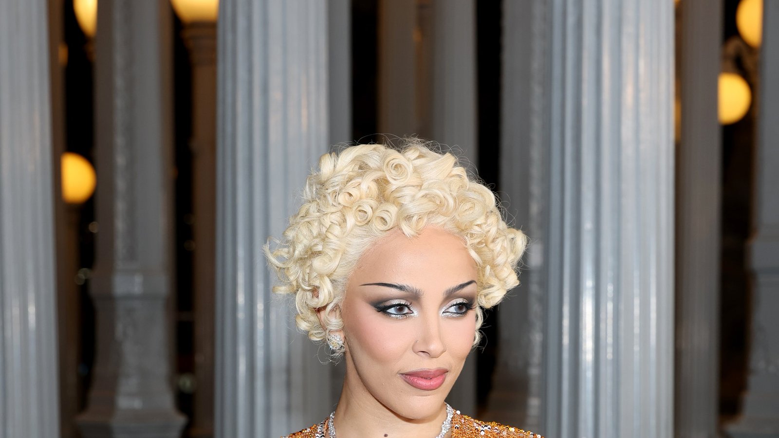 डोजा कॅटने ऑपेरा/बॅले टिप्पण्यांसाठी टिमोथी चालमेटला धमाका केला