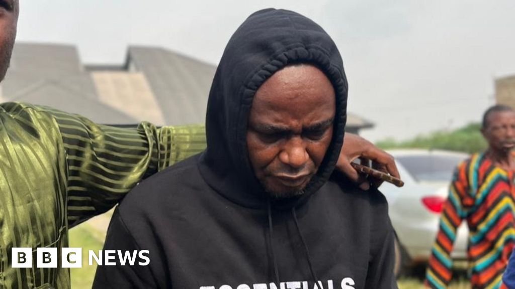 नायजेरियात झालेल्या अपघातात दोघांचा मृत्यू झाल्यानंतर अँथनी जोशुआचा ड्रायव्हर कोर्टात हजर झाला