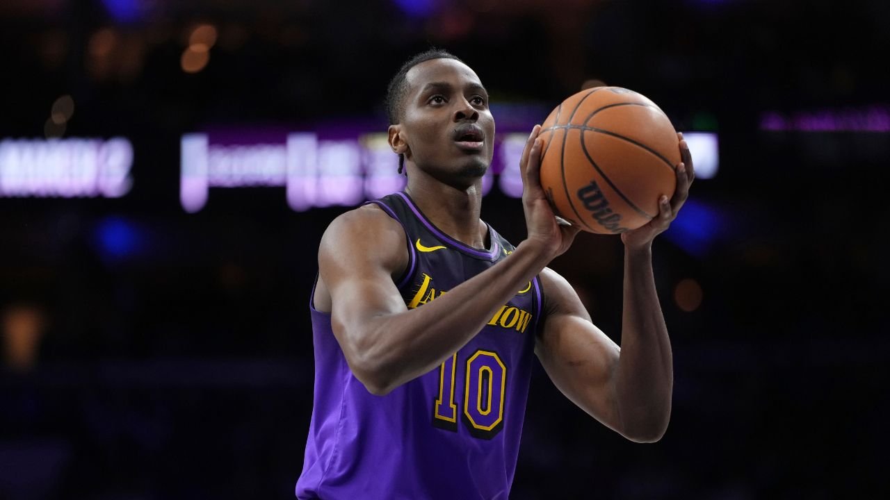 अहवाल: ग्रिझलीजने माजी रॅप्टर ख्रिश्चन कोलोकोला 10-दिवसांच्या करारावर स्वाक्षरी केली