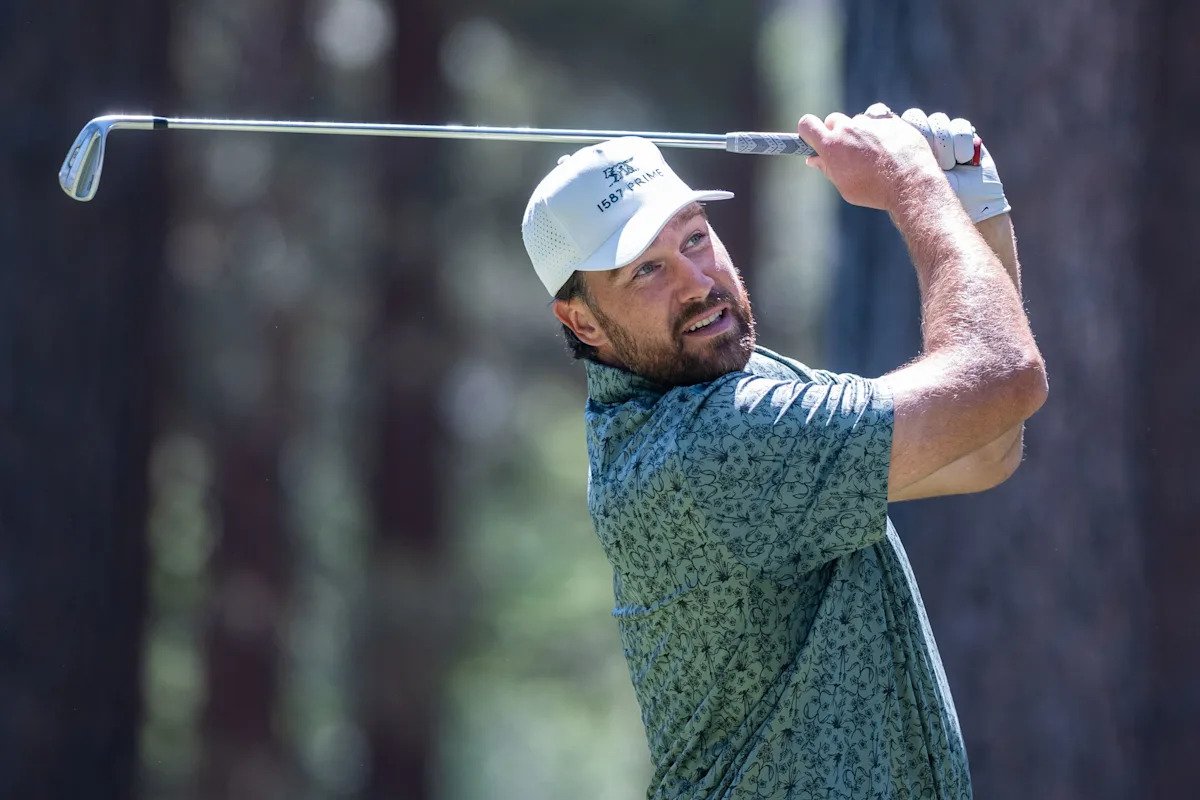 चीफ्स स्टार ट्रॅव्हिस केल्स डब्लूएम फिनिक्स ओपन प्रो-एएममध्ये होल-इन-वनच्या काही फुटांच्या आत येतो