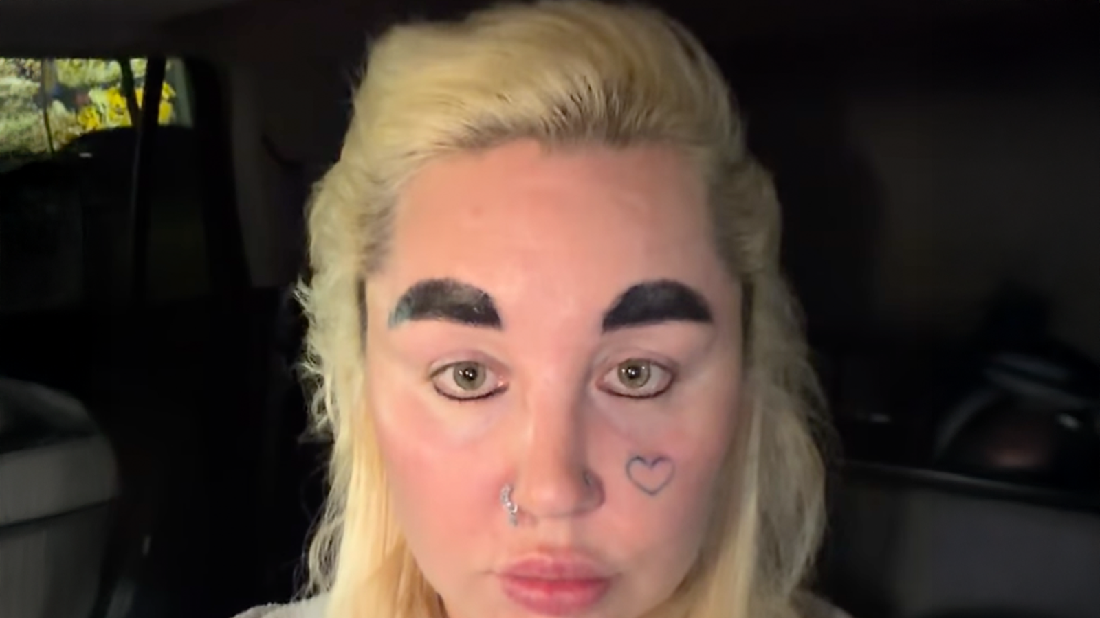 अमांडा बायनेस तिचा ऑलिम्पिक प्रवास सुरू ठेवत आहे, आणखी 30 पौंड गमावू पाहत आहे