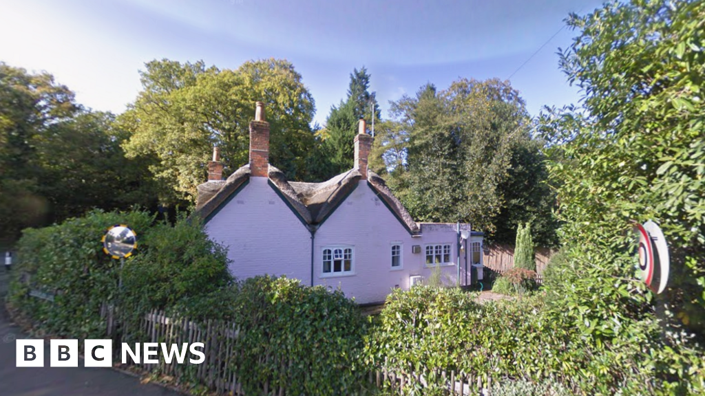 अँड्र्यू क्राउन इस्टेटने मालमत्ता भाड्याने दिली