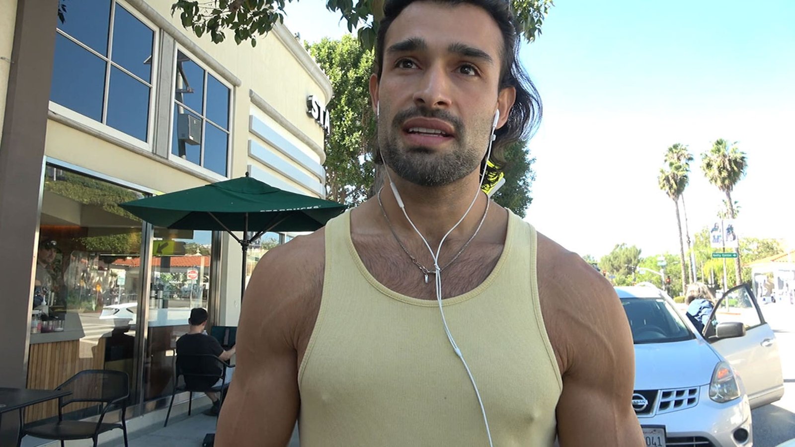 इराणी अमेरिकन सॅम असघारी यांनी अमेरिकेच्या इराणवरील हल्ल्याचे कौतुक केले