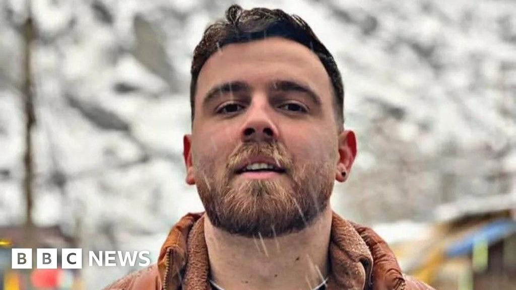 इराणमधील आंदोलक इरफान सोलतानी याची जामिनावर सुटका करण्यात आली आहे