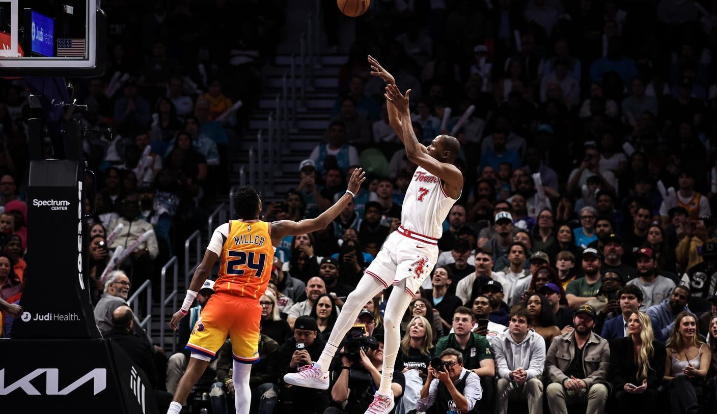 अंडरडॉग प्रोमो कोड FOXSPORTS अनलॉक करून $5 खेळा, आज रात्री NBA ॲक्शनवर $75 मिळवा