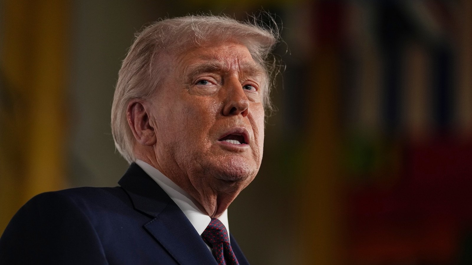 इमिग्रेशन अंमलबजावणीच्या प्रतिक्रियेदरम्यान ट्रम्प होमन, नोमचा बचाव करत आहेत