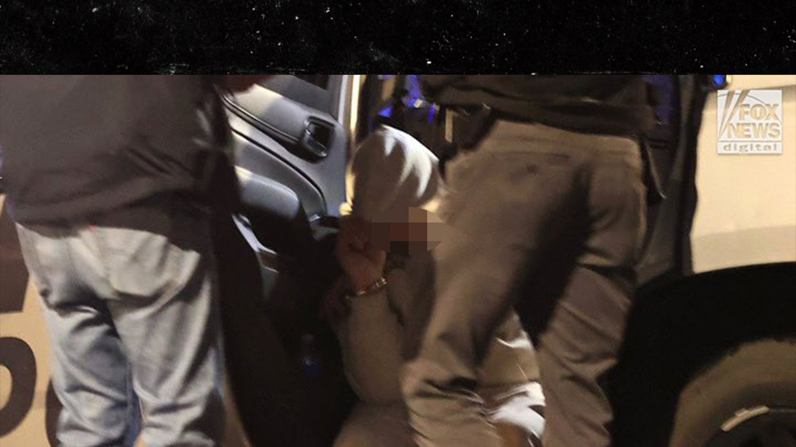 ट्रॅफिक स्टॉप दरम्यान अटक केलेल्या व्यक्तीचा पहिला फोटो