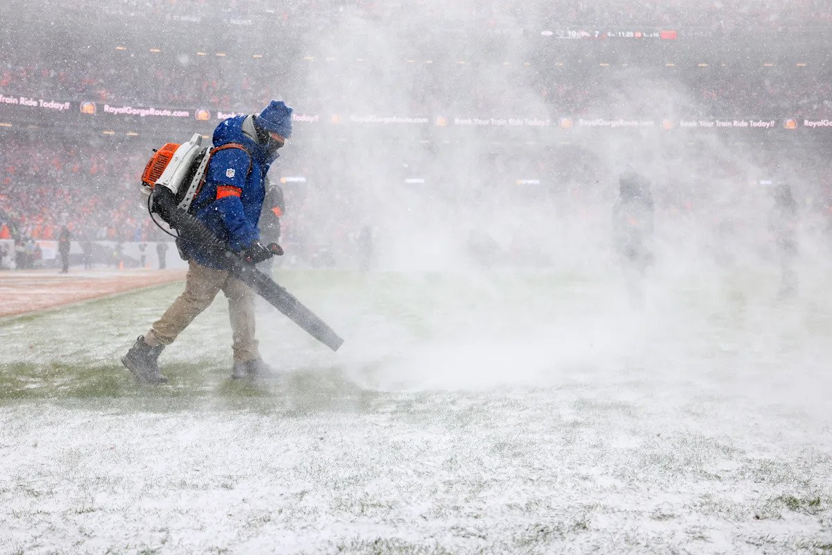 AFC चॅम्पियनशिप: सुपर बाउलपर्यंत पोहोचण्यासाठी ब्रॉन्कोसवर देशभक्तांच्या महाकाव्य विजयाचे 10 सर्वोत्तम फोटो