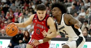 क्र. 17 प्रॉव्हिडन्समधील सेंट जॉन्सने 7 खेळाडूंना बाहेर काढले होते, ज्यात 2 फाऊलसाठी लढल्यानंतर 6 खेळाडूंचा समावेश होता.