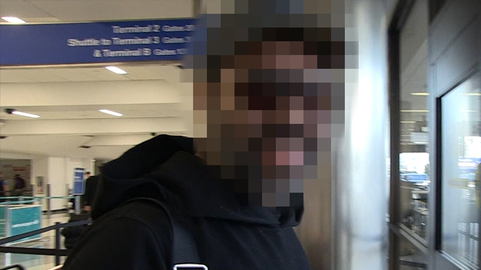 या प्रसिद्ध हॉरर दिग्दर्शकाचा अंदाज घ्या!