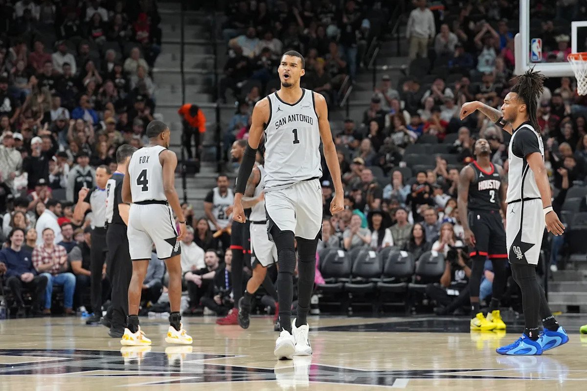 धावपळीच्या स्पर्सच्या विजयात व्हिक्टर वेम्बन्यामाचा ट्रॅफिकमध्ये रिव्हर्स डंक रोखण्यासाठी रॉकेट्स डिफेंडर असहाय