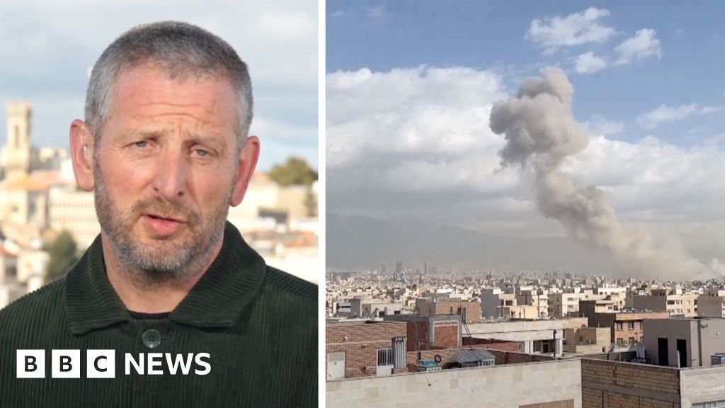 देशभरात स्फोटांच्या आवाजाने तेहरानमध्ये धुराचे लोट उठत आहेत