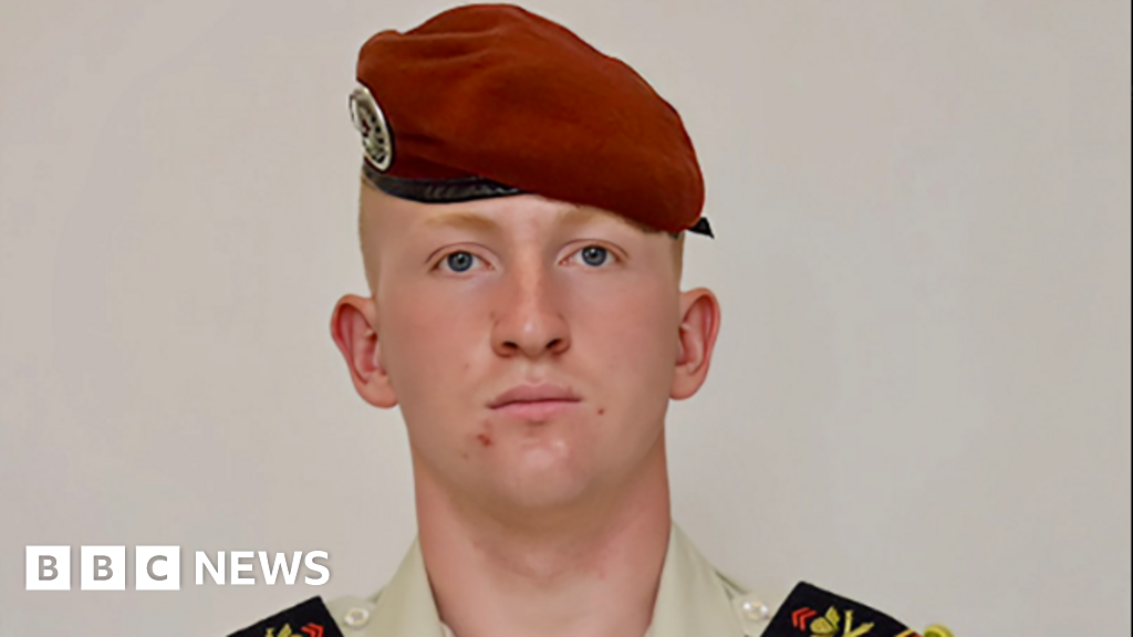 इतर सैनिकांसोबत ‘गेम’ दरम्यान डोक्यात गोळी लागल्याने फ्रेंच सैनिकाचा मृत्यू