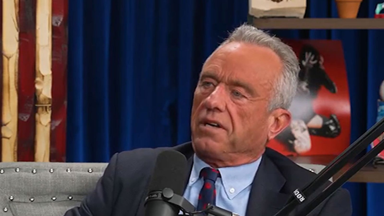 RFK ज्युनियरने कबूल केले की तो टॉयलेटच्या सीटवरून कोकेन चोरायचा