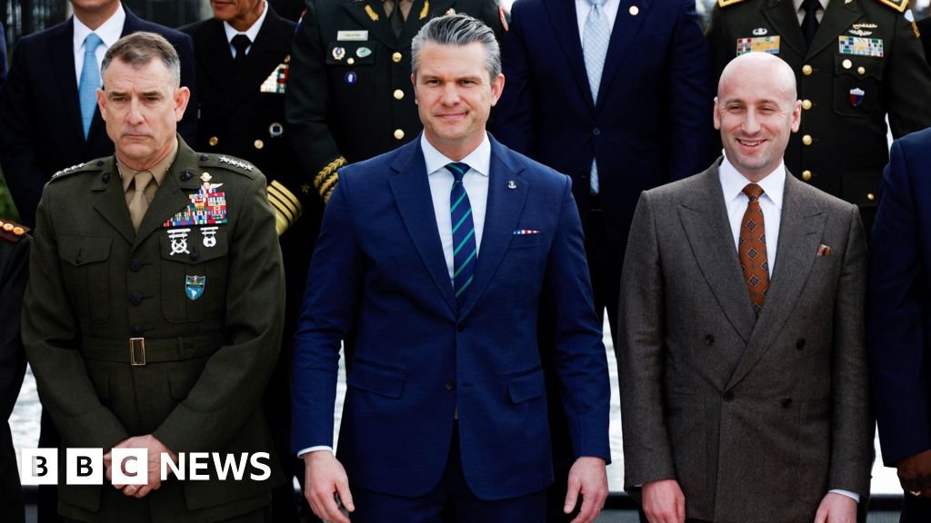 पेंटागॉनने मानववंशशास्त्राचे वर्णन पुरवठा शृंखला धोका म्हणून केले आहे