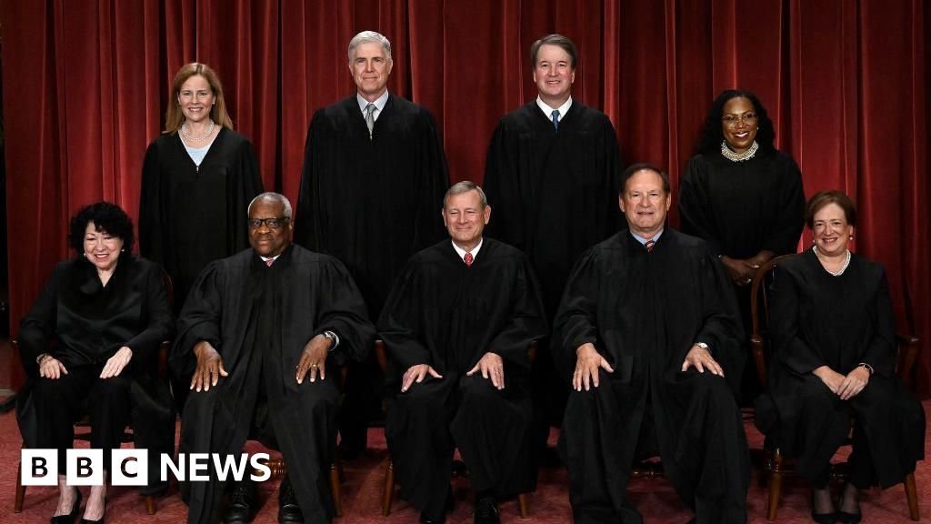 ट्रम्प यांनी सुप्रीम कोर्टाच्या न्यायाधीशांना टॅरिफ निर्णयांवर टोमणा मारला