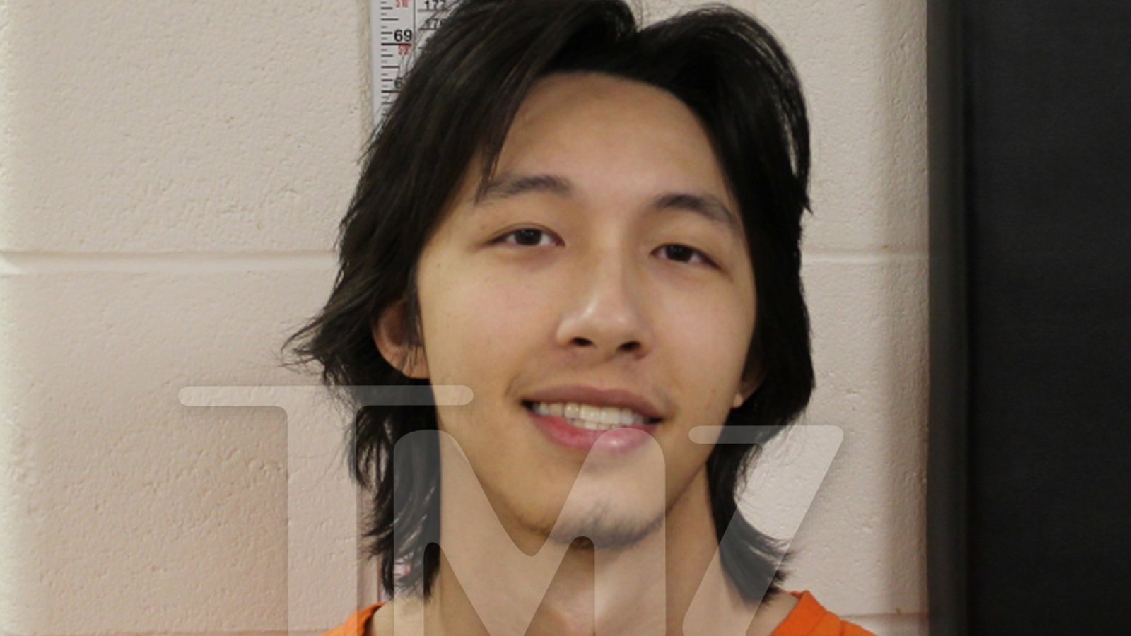 D4vd चा मित्र निओला साक्षीदार म्हणून हजर न झाल्यामुळे अटक करण्यात आली आहे