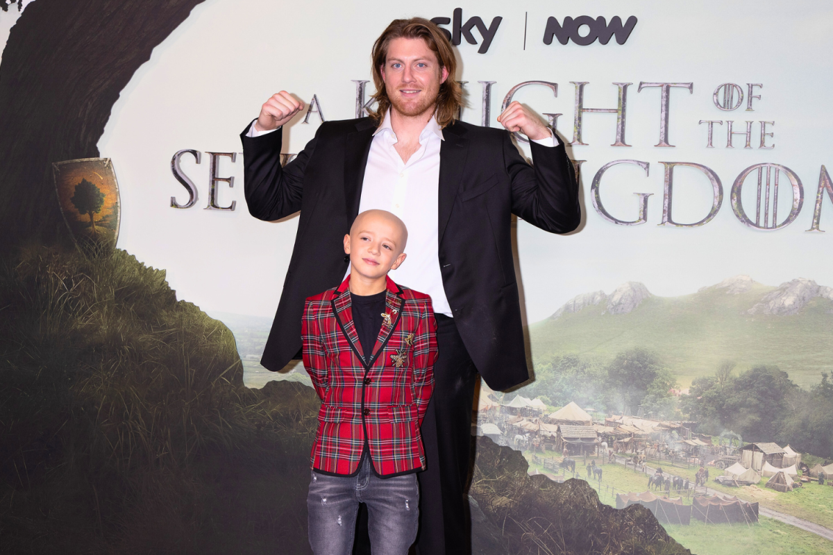 ‘अ नाईट ऑफ द सेव्हन किंगडम्स’ या अभिनेत्याने नुकतीच भव्य पुस्तके स्पॉयलर टाकली