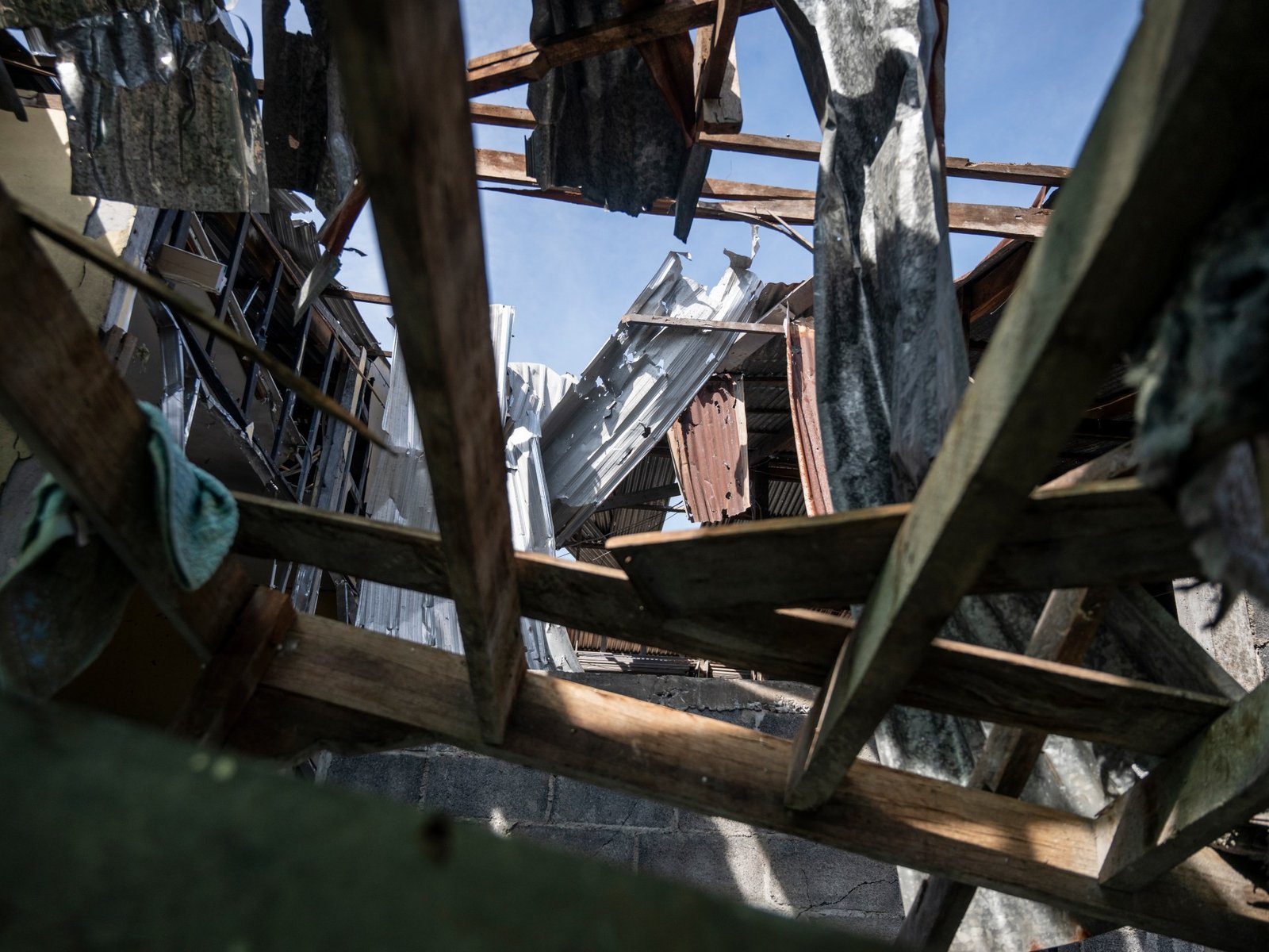 थायलंड आणि कंबोडिया नूतनीकरण सीमेवरील लढाई सीमा विवाद बातम्या दरम्यान भेटण्यास सहमत