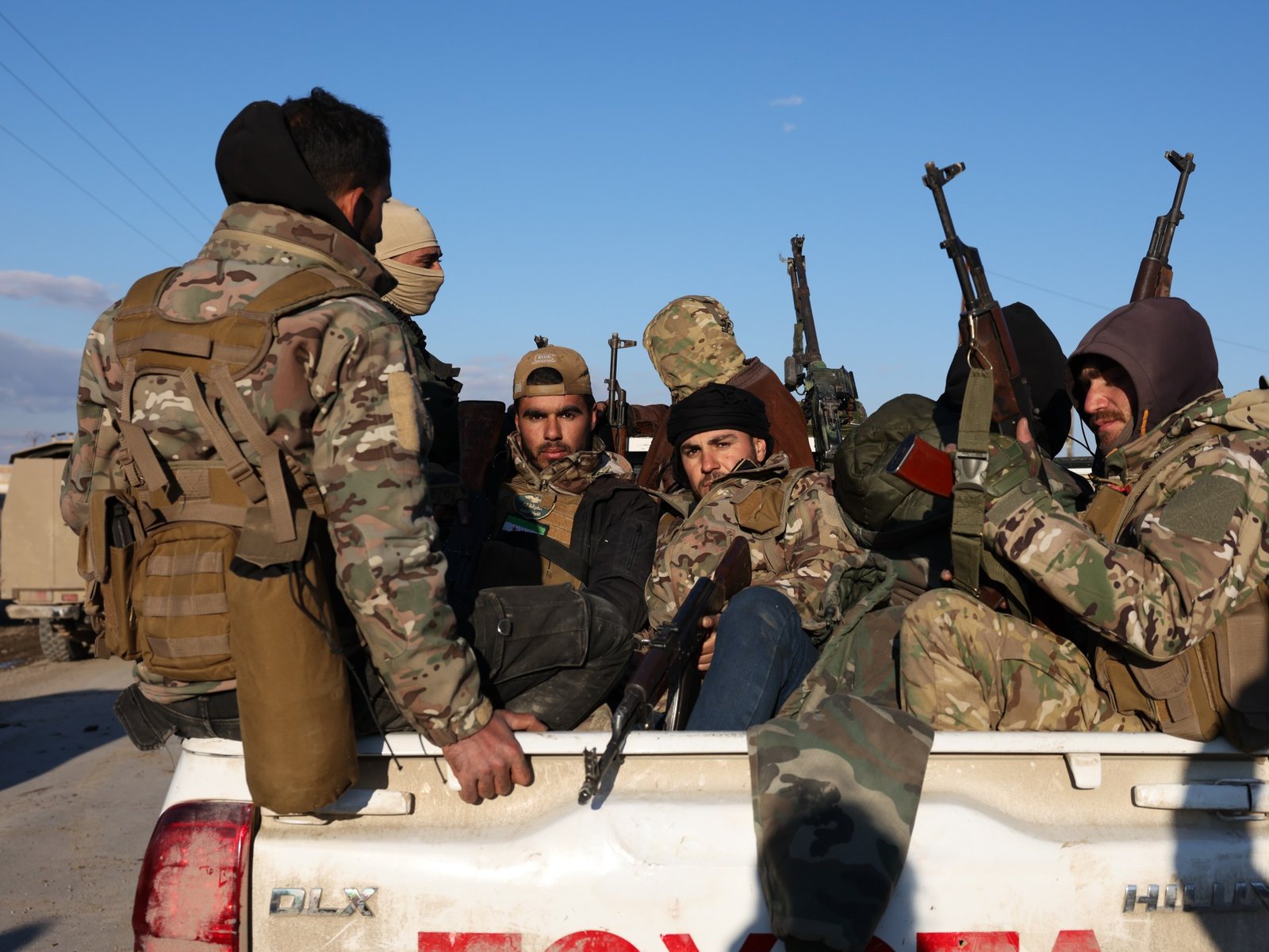 5,000 हून अधिक ISIL कैद्यांना सीरियातून हस्तांतरित करण्यात आले आहे, इराकी मंत्रालयाने म्हटले आहे की ISIL/ISIS बातम्या