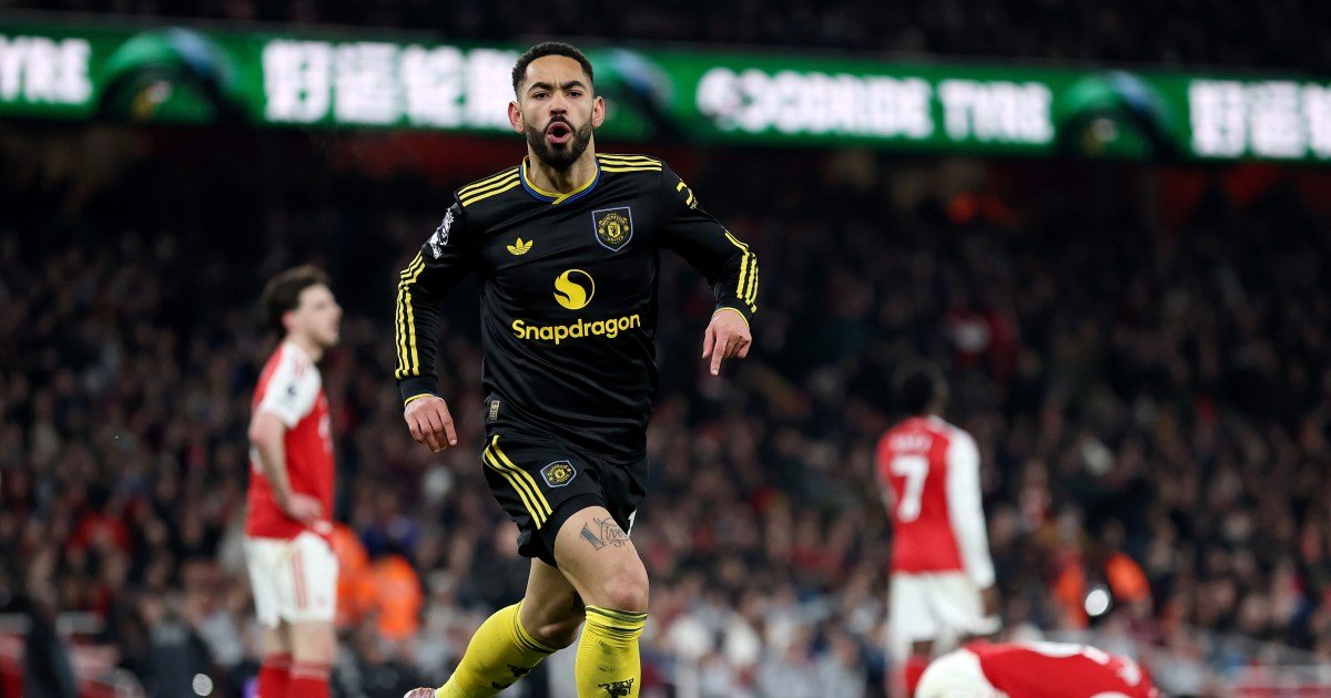 मँचेस्टर युनायटेडने आर्सेनल फुटबॉल न्यूजवर नाट्यमय 3-2 असा विजय मिळवून विजेतेपद पटकावले