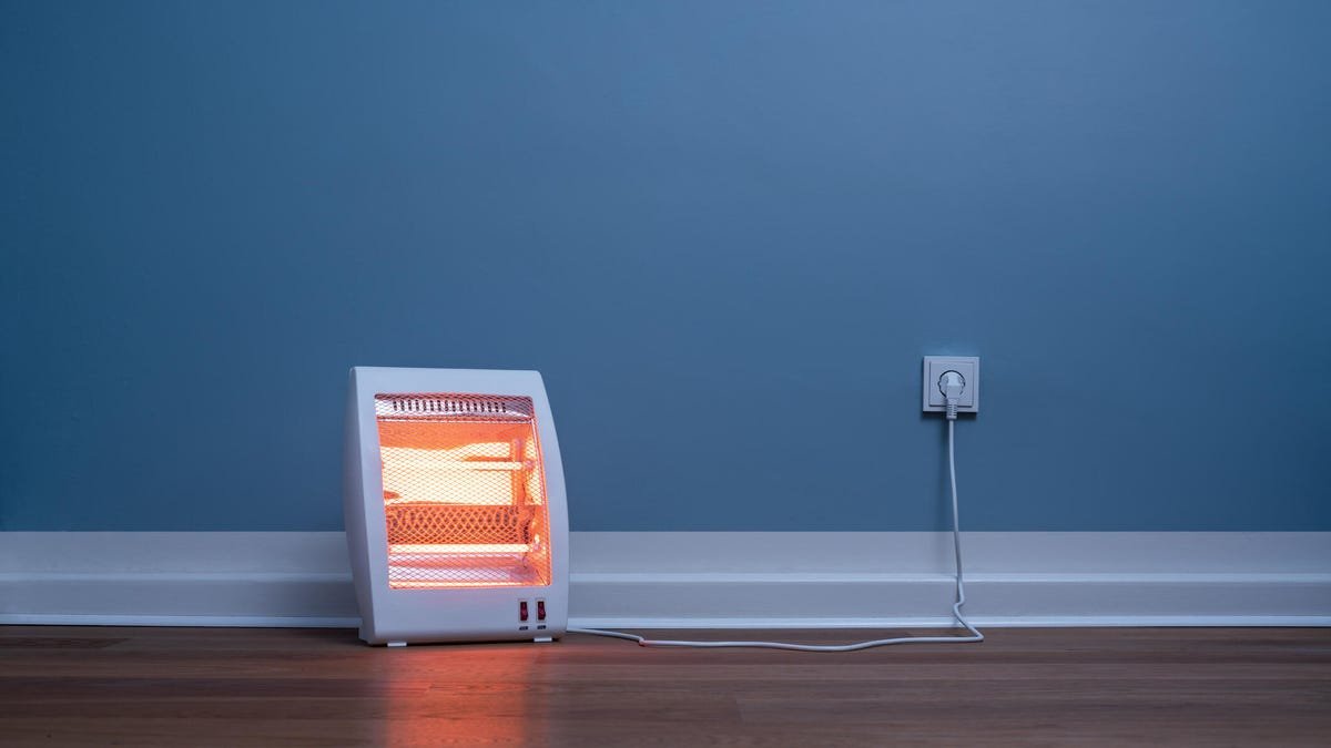 स्पेस हीटर लावण्यासाठी 9 सर्वात वाईट ठिकाणे