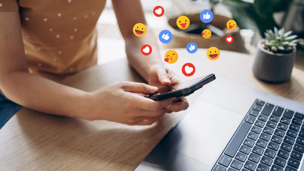 X सशुल्क सामग्री निर्मात्यांना लक्ष्य करते जे AI-व्युत्पन्न युद्ध सामग्रीचे नाव घेत नाहीत