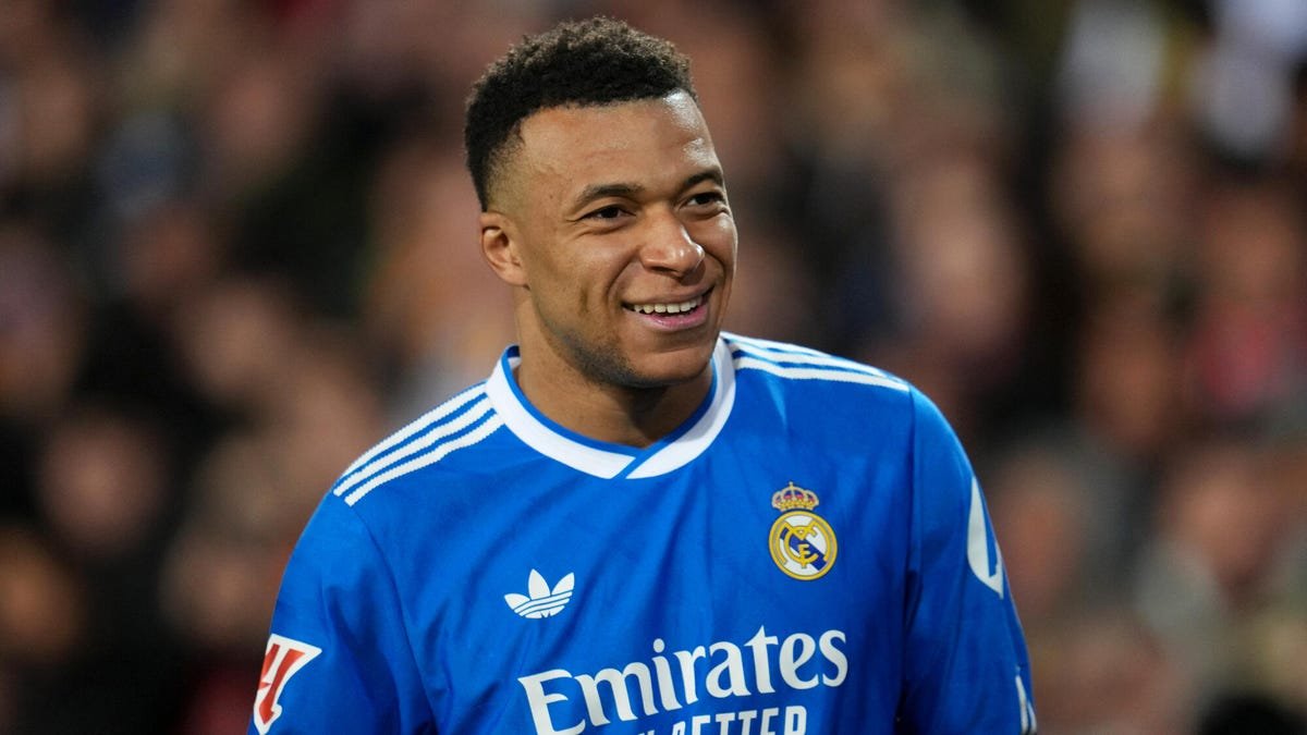 स्पॅनिश फुटबॉल लीग: रिअल माद्रिद आणि रिअल सोसिडाड सामन्याचे कोठूनही थेट प्रक्षेपण