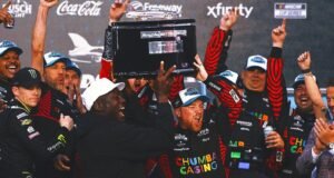 NASCAR कप ओपनरमधील सर्वोत्तम डेटोना 500 रेडिओ क्षण: रेडिओ हायलाइट