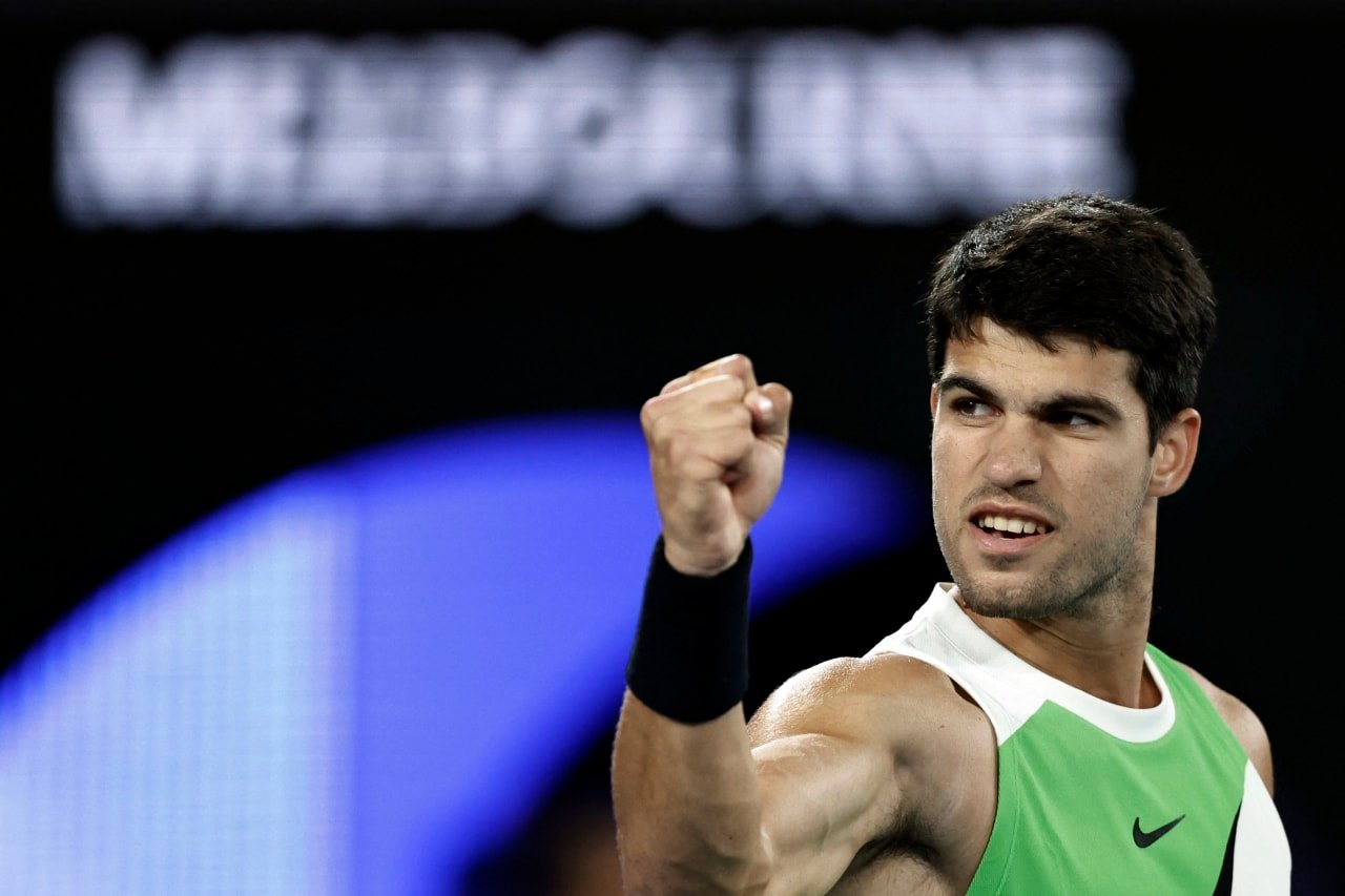 कार्लोस अल्काराझने नोव्हाक जोकोविचचा पराभव करत ऑस्ट्रेलियन ओपन जिंकली