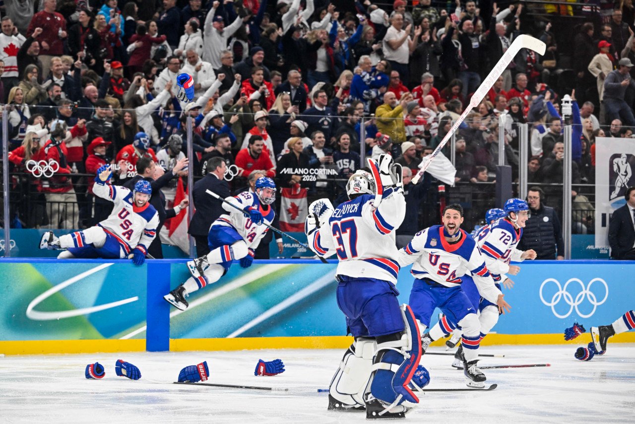 यूएसए संघाने कॅनडाचा पराभव करून पुरुष हॉकी ऑलिम्पिक सुवर्णपदक जिंकले