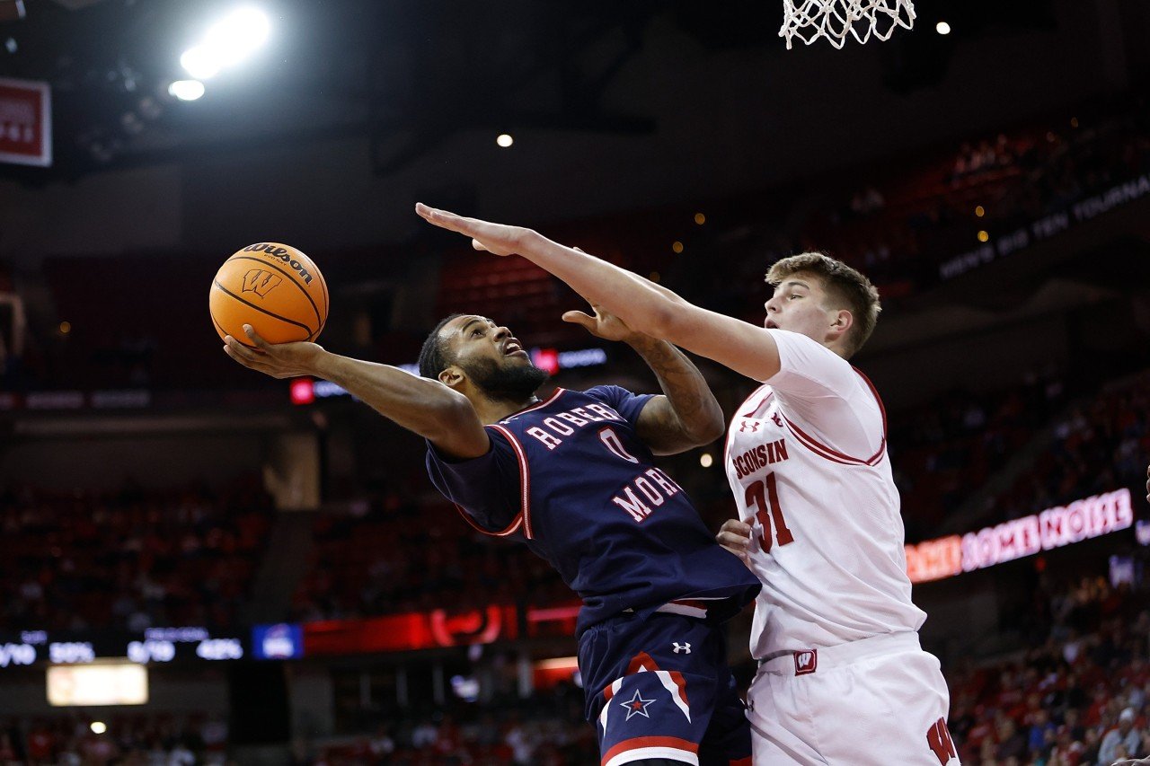 कॉलेज बास्केटबॉलचा सर्वात सोपा गेम: जुगार खेळणाऱ्यांसाठी धाडसी खेळ